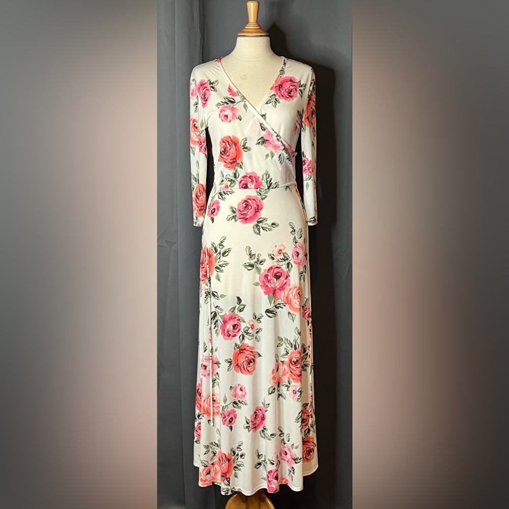 Love Chesley White‎ Floral Maxi Dress.